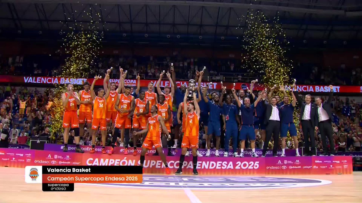 ๐ ยกEl Valencia Basket Club levanta el ๐ญ๐ซ๐จ๐๐๐จ que le corona como CAMPEรN de la #SupercopaEndesa Mรกlaga 2025! ๐บ DAZN Espaรฑa