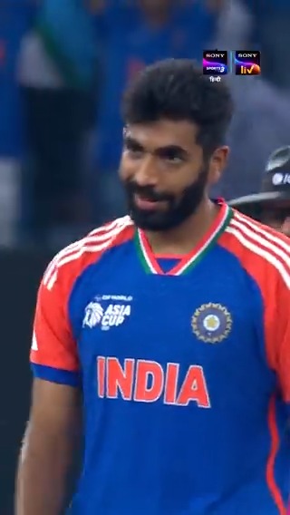 Jasprit Bumrah not holding back 😅 Haris Rauf's jet got been crashed in Dubai 👏🏻 Rauf's fuel less jet got started on 21st Sept and got destroyed on 28th Sept in Finals by India's Premier Bowler Jasprit Bumrah 😆 #AsiaCupFinal #INDvsPAK