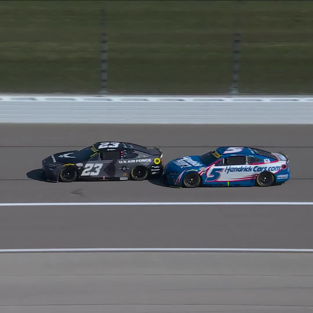 The No. 11 is controlling Stage 2 late, but the racing behind him is ... tight! 😳