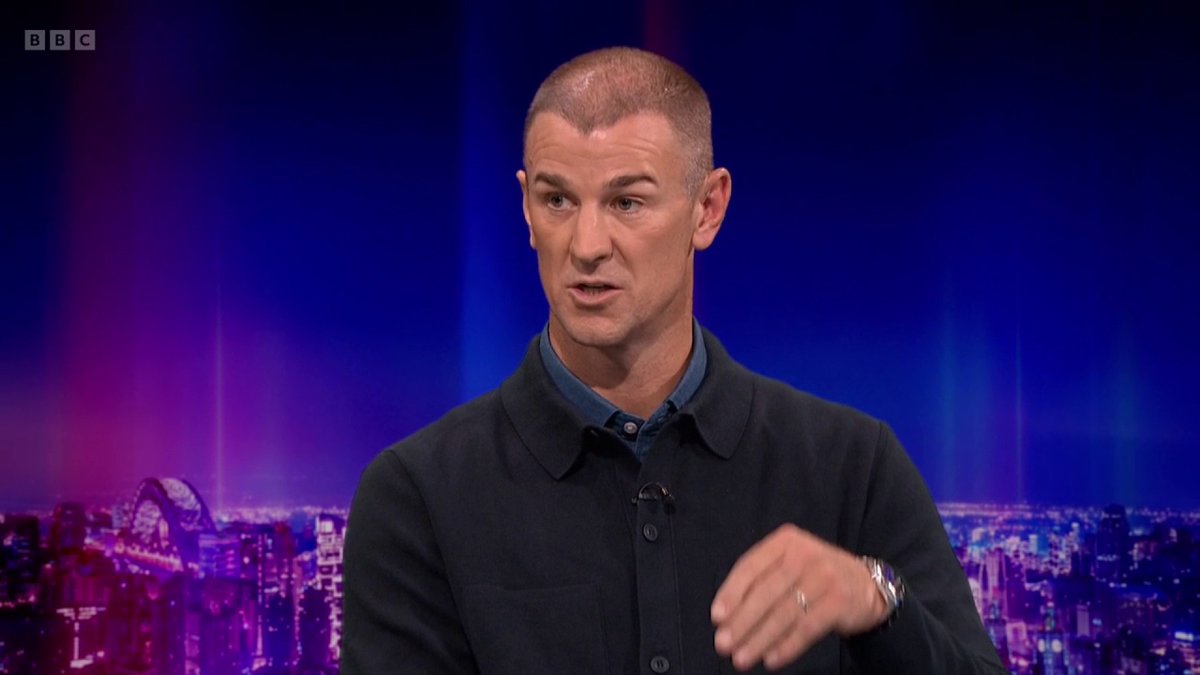 Joe Hart explains why Arsenal's penalty was overturned at Newcastle... #MOTD #BBCFootball