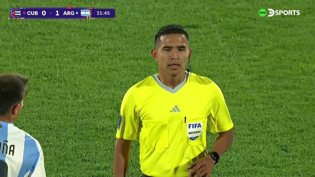 ❌🇦🇷 Argentina utilizó sus DOS PEDIDOS DE REVISIÓN en 20 minutos y perdió ambos. Ya no puede pedir REVISIÓN en este partido. ⚠️