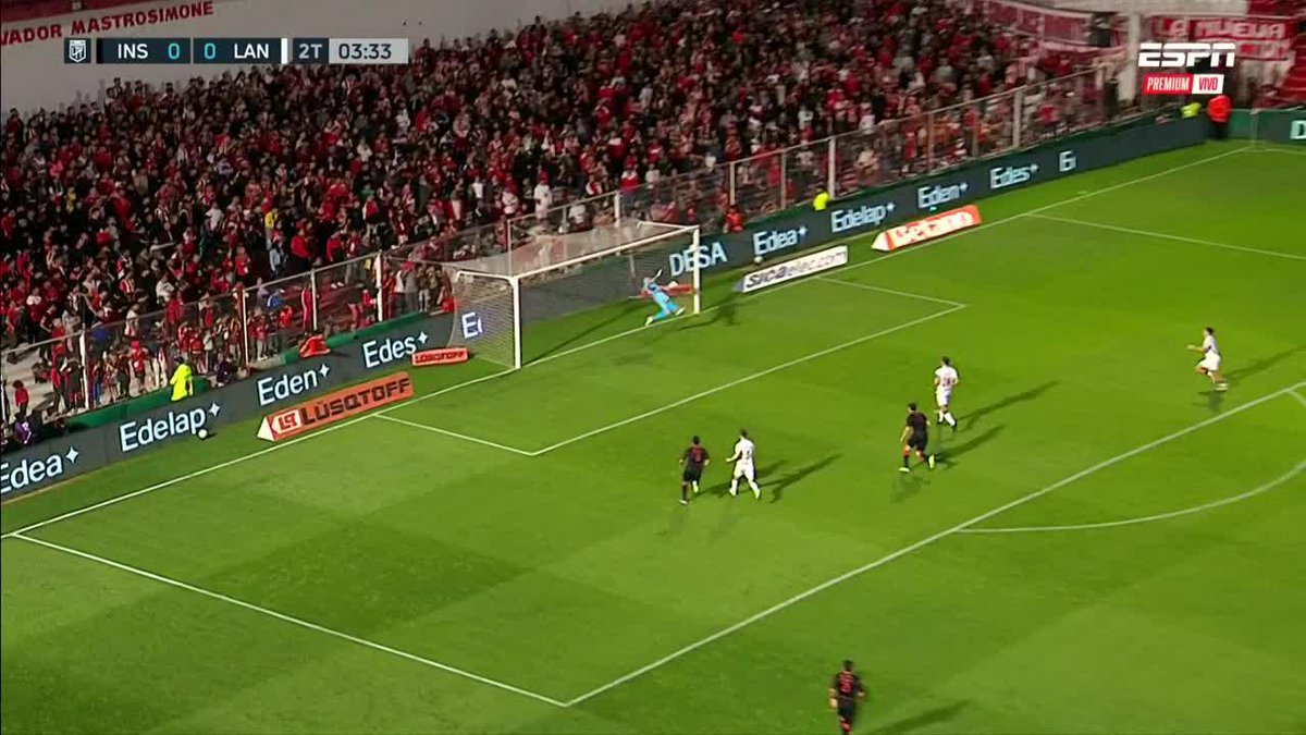 Tremenda doble atajada de Losada para sostener el 0-0 en Córdoba entre Lanús e Instituto. 📺 ESPN Premium | Suscribite al Pack Fútbol en