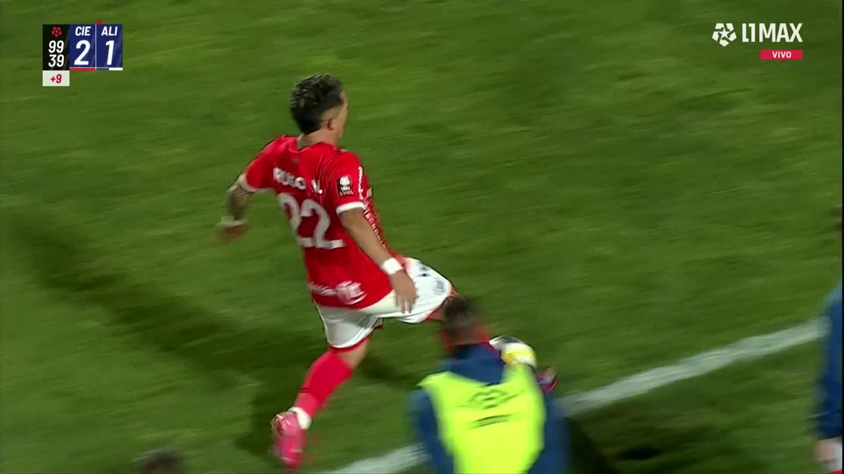 JUEGAN CON OTRO REGLAMENTO!! 🤬 ERYC CASTILLO fue expulsado SIN MOTIVO alguno! Está jugada NO SE COBRA en un partido de Conmebol. Los responsables son la CONAR, Ferrari, Lozano y Rosa María Palacios.