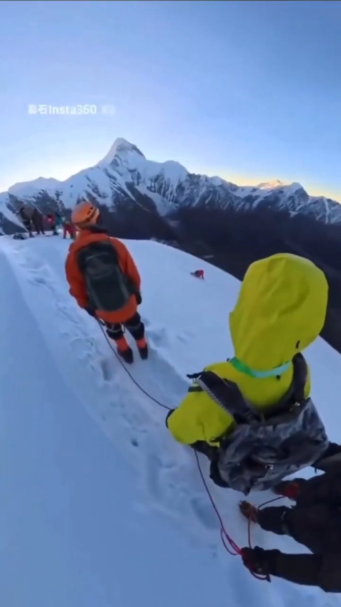Footage reportedly showing a 31 year old Japanese hiker falling 5 kilometers to their death while attempting to climb Mount Nama in #Sichuan, China. Chi-com authorities say the area is off-limits and are investigating the incident. Climb accordingly... 👀 #rural #china #fail #climbing #nope #learning #education #safety