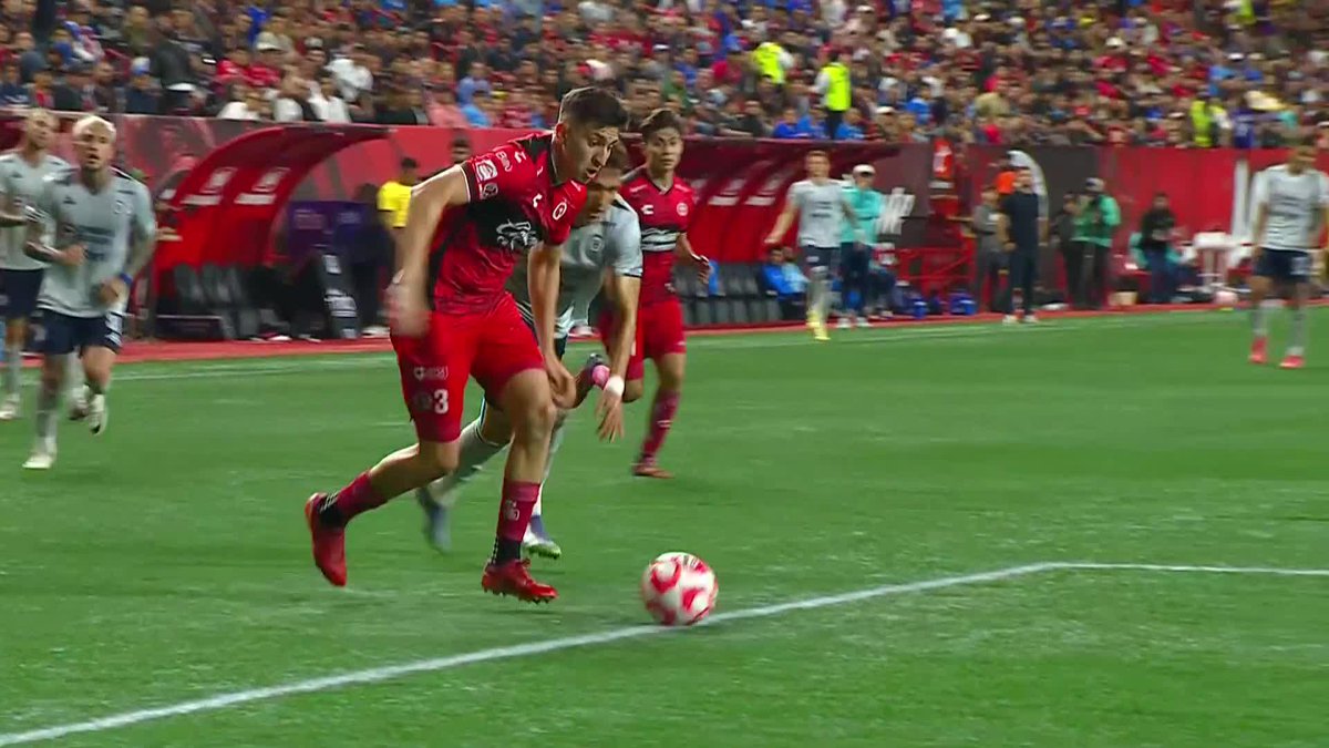 ¡GOOOL DE 🐕Xolos! Mourad aprovecha el error de Orozco Chiquete y ya lo gana 2-0 el 'Xolaje' contra #CruzAzul