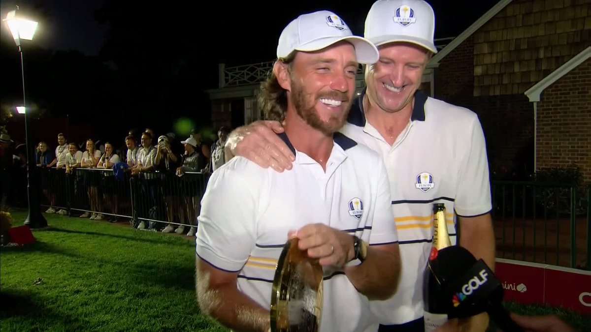 Justin Rose gatecrashing Tommy Fleetwood's interview 🍾
