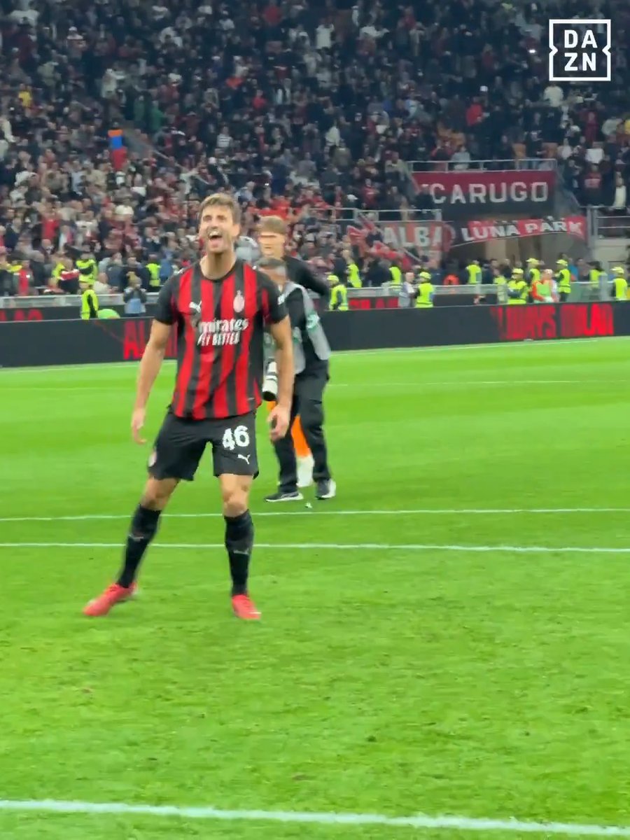 POV: sei il capitano del Milan ©️🖤❤️ E hai appena vinto un big match a San Siro 🏟️🥳 #Gabbia #MilanNapoli #SerieAEnilive #DAZN