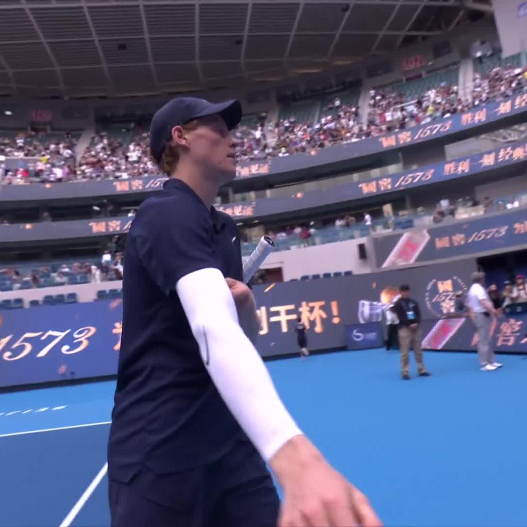 A match of two halves 👏 Jannik Sinner defeats Fabian Maroszan 6-1 7-5 to achieve 40+ tour-level wins for a 5th consecutive season 🚀 #ChinaOpen