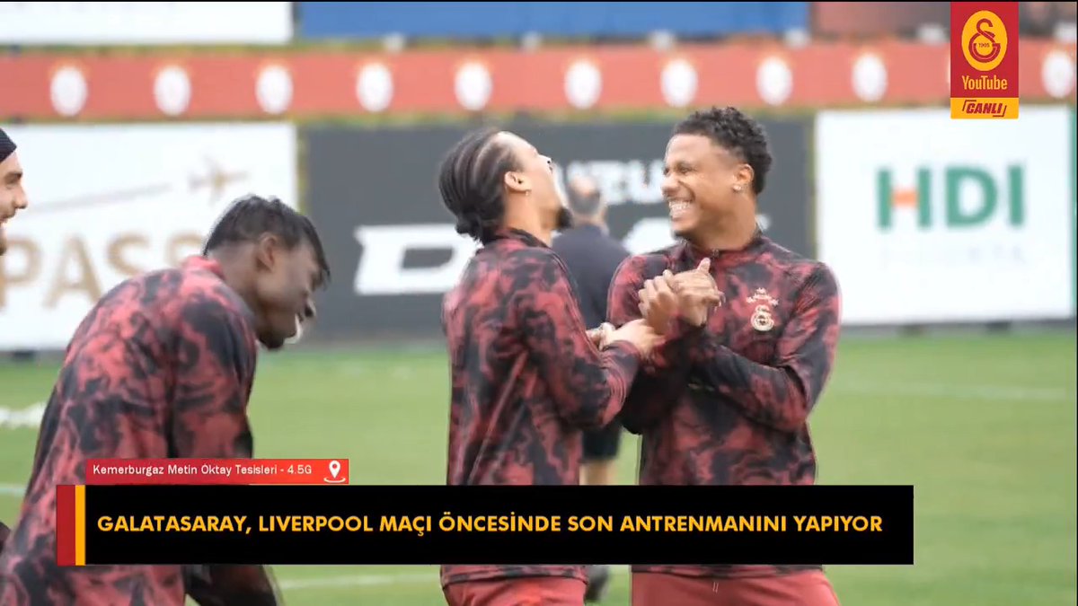 😅 Leroy Sane ve Ismail Jakobs'un keyfi yerinde.