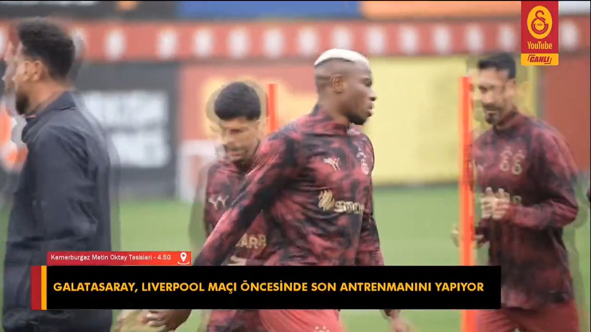 Victor Osimhen, Liverpool maçı öncesi son antrenmanda takımla birlikte çalışıyor. (GS Youtube)