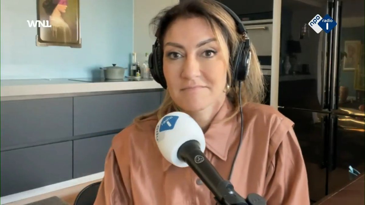 Ook VVD-leider Dilan Yesilgöz - Zegerius komt - op negatieve wijze - voor in het boek van voormalig asielminister Faber. “Het is heel spijtig dat ze dat zo heeft beleefd”, reageert Yesilgöz op een passage over een ‘vreselijke’ lunch. “Dat herken ik niet. Ik heb haar nooit gesproken.” #WNL