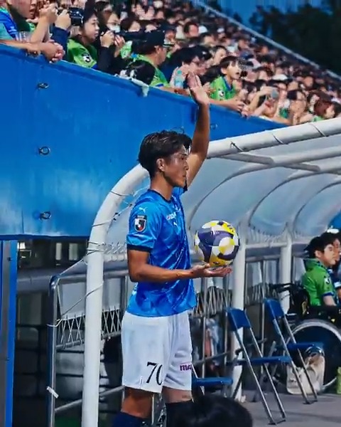 決勝ゴールというこの日一番の見せ場を作った #細井響 選手のゴールシーンをピッチアングルから🎥 クラブの歴史にもサポーターの記憶にも残る一撃🔥 今後の活躍にも大注目！！ #yokohamafc #横浜FC #横浜FC湘南