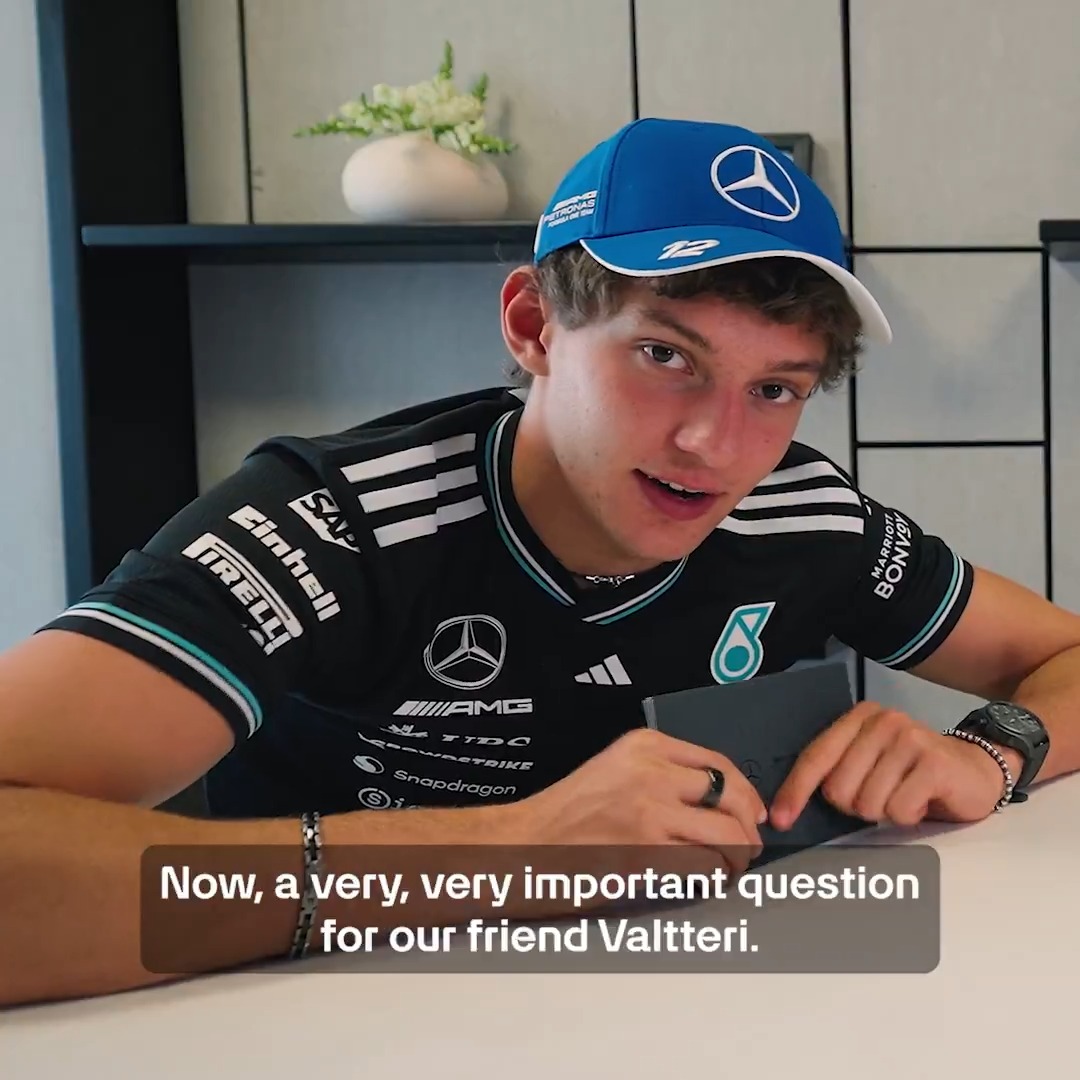 Asking Valtteri the most important question... mullet or moustache? 😲 Watch the full episode of TeamMates 👇
