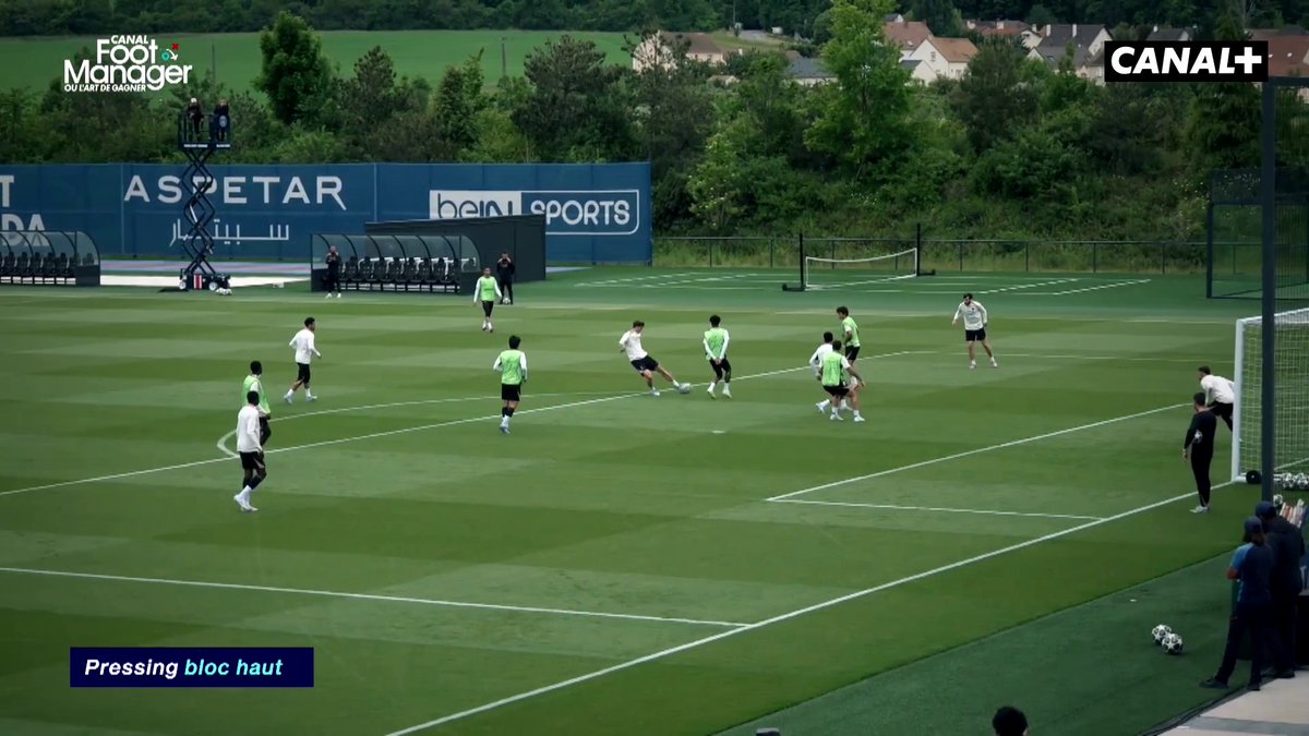 Le contre-pressing parisien, la clé de Luis Enrique 💫 La meilleure défense c'est l'attaque, et pour cela le PSG travaille à la récupération la plus rapide possible du ballon ⚽️ Le CANAL Foot Manager est dispo en replay sur l'app CANAL+ 🖥️ #FCBPSG