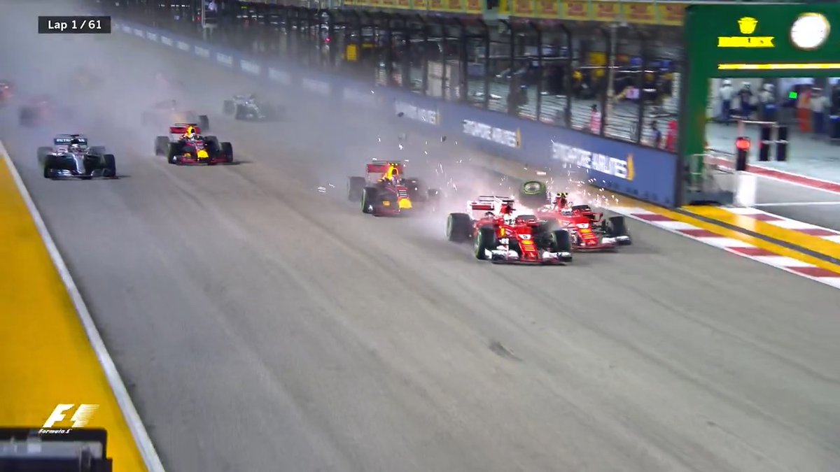 The craziest race start we've ever seen at Marina Bay! Ferrari and Max Verstappen fans, look away now... 🫣 #F1 #SingaporeGP