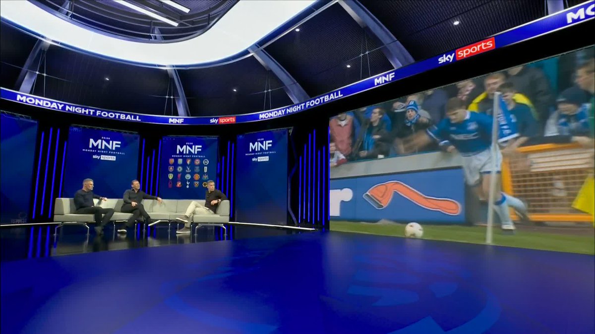 "You'd have been in the Everton end there, wouldn't you have Jamie?" 😂 Duncan Ferguson looks back at his first Everton goal 🔵