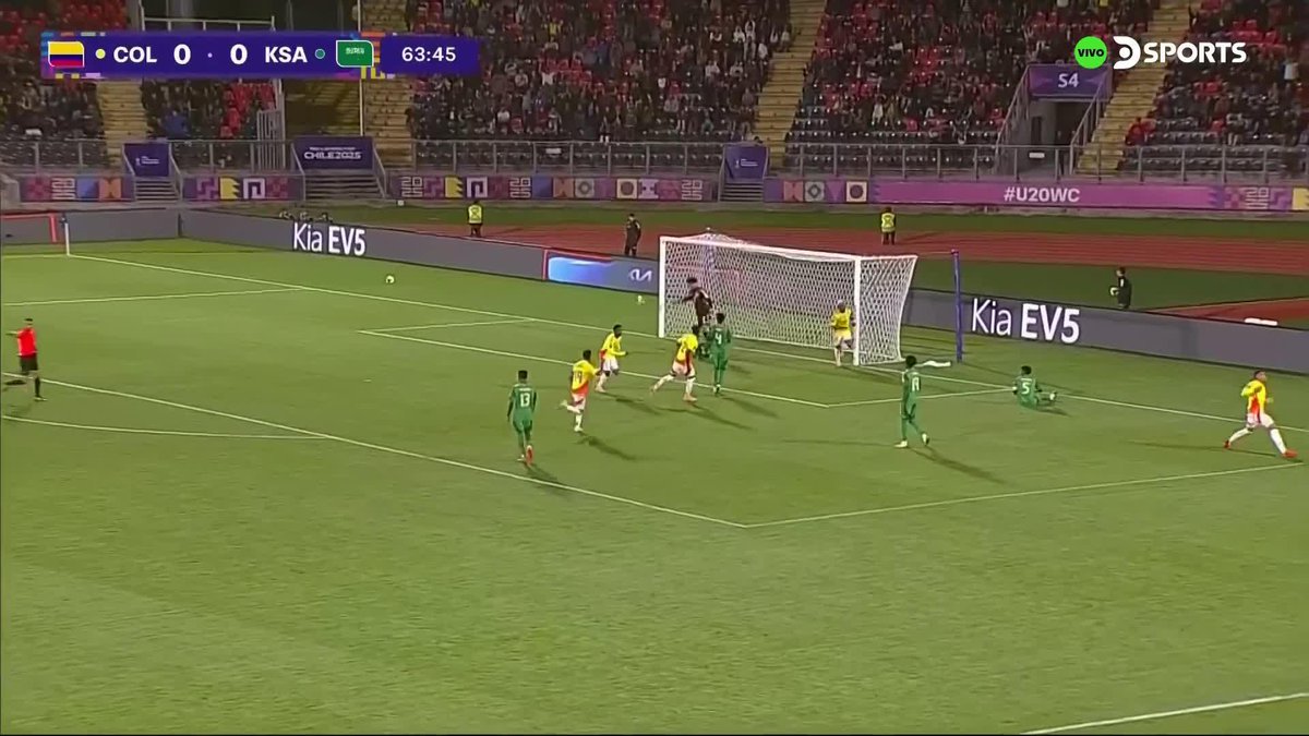 🇨🇴 GOOOL de Colombia. Asistencia de Jordan Barrera para el gol de Óscar Perea. 1-0 ante Arabia Saudí, al 64’