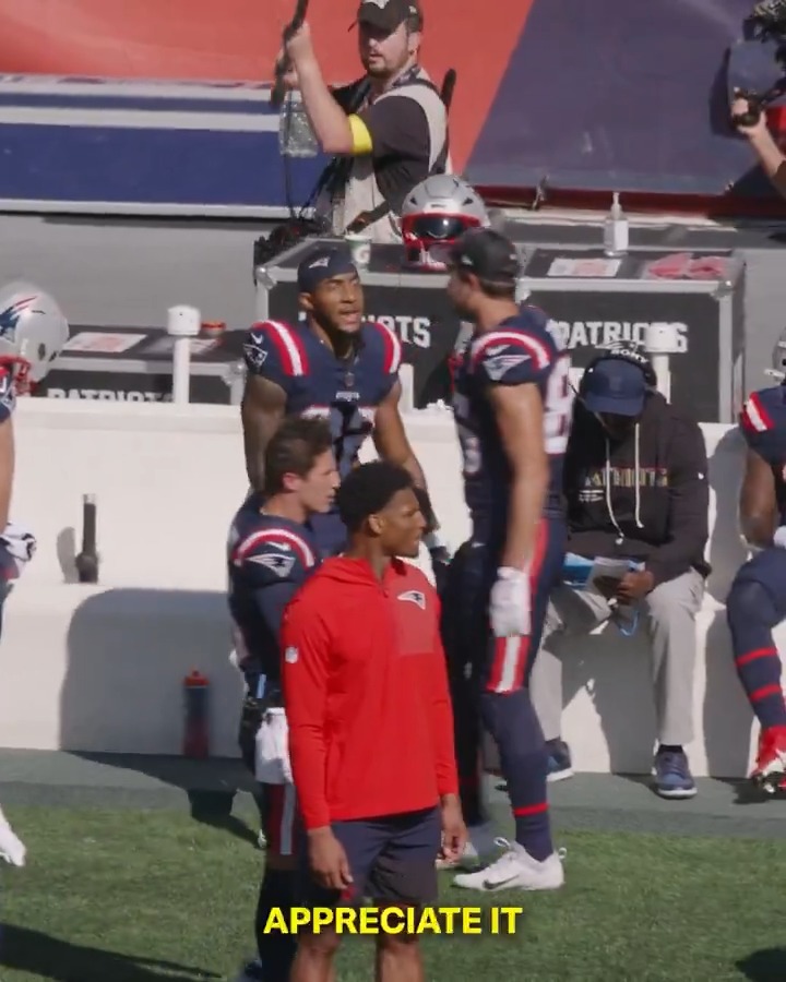 .Hunter Henry saved TreVeyon Henderson's first TD game ball 👏