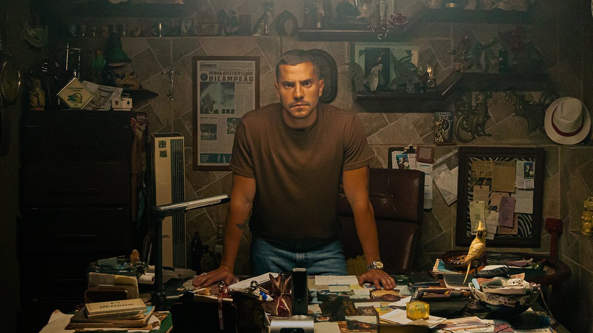 QUAL É A SUA GRANDE AMBIÇÃO? Com André Lamoglia, Chico Diaz, Giullia Buscaccio, Juliana Paes, Mel Maia, Xamã e grande elenco, minha nova série Os Donos do Jogo estreia no dia 29 de outubro.