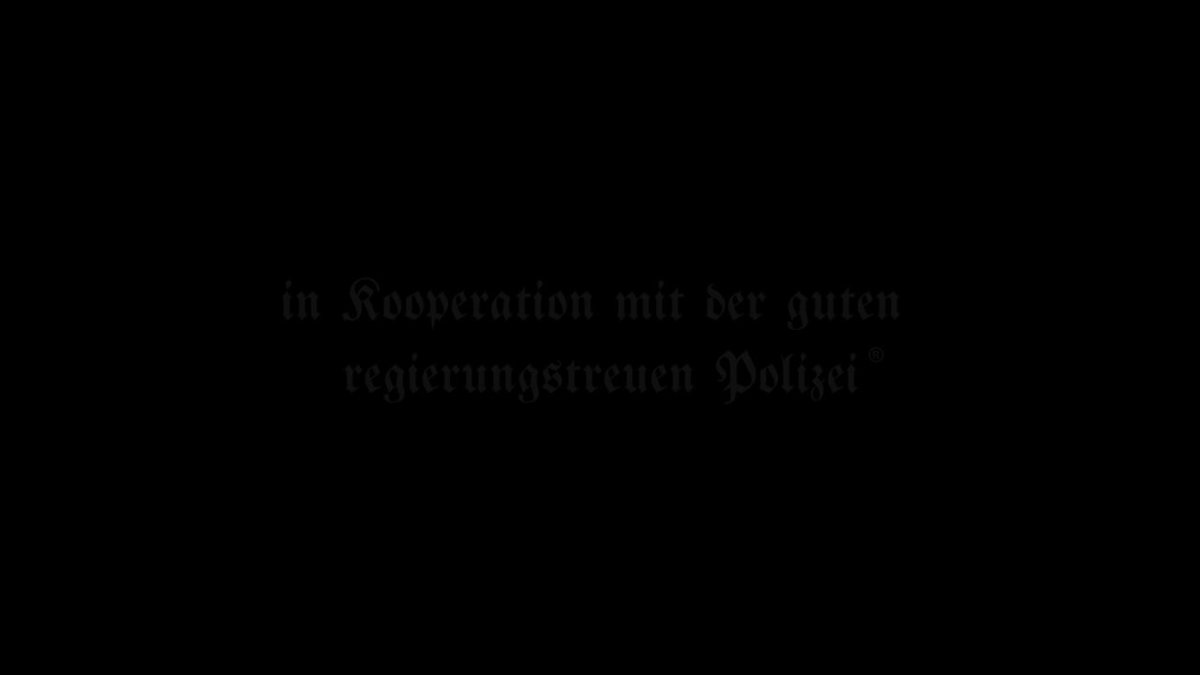 Leute, ich habe wirklich die erste #HeilMerkel Demo aus dem Jahr 2015 - also 10 Jahre her - wiedergefunden. Lehnt Euch zurück und genießt. Alles für Angie :P Glaube, da spielt auch noch mein Bruder mit.