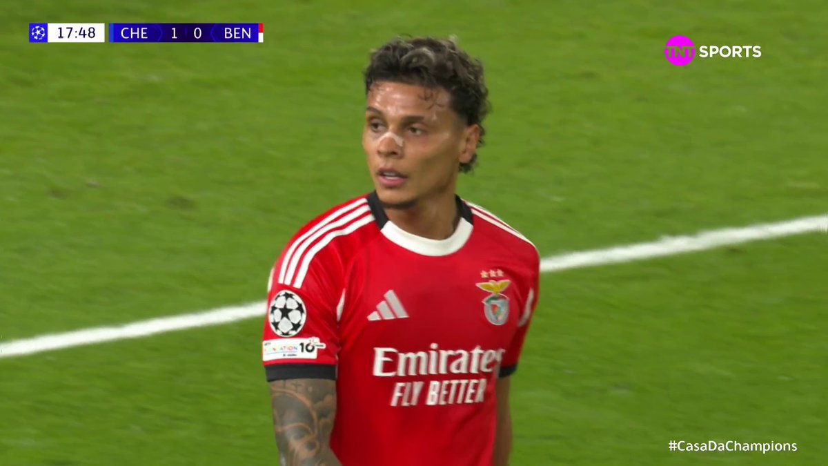 Gol contra de Richard Ríos em Chelsea x Benfica. 🎥 TNT Sports BR