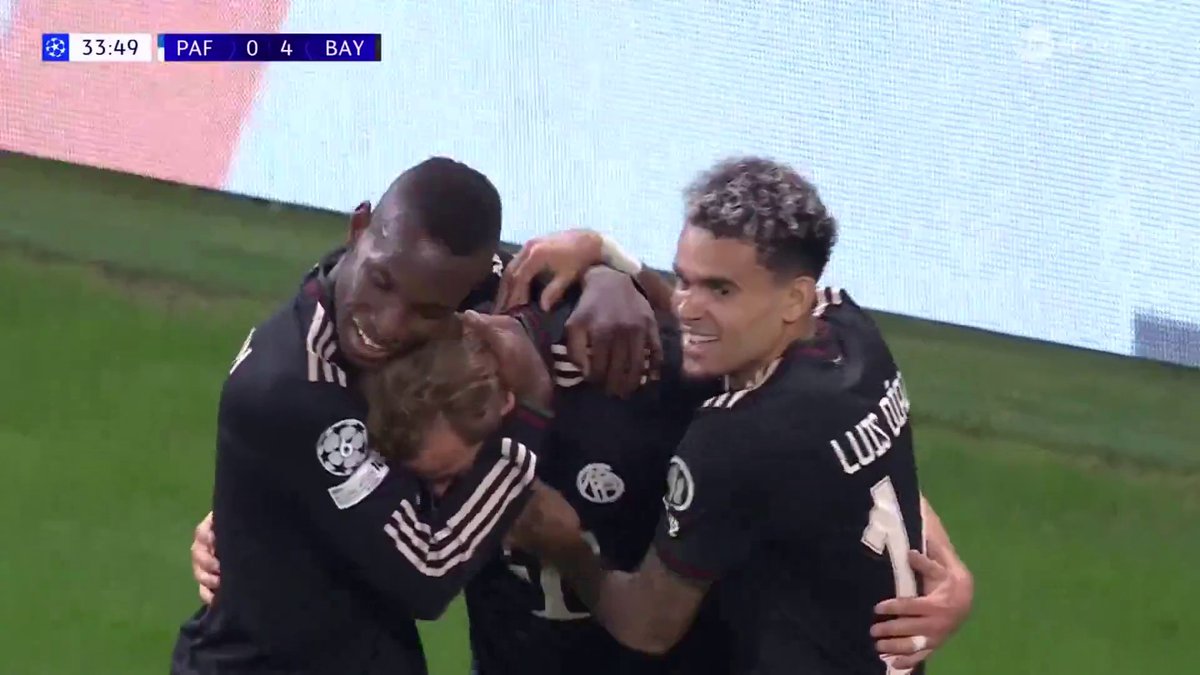 Bayern are running riot 💥 Harry Kane gets his second and Bayern's fourth inside 35 minutes 🤯 📺 TNT Sports &amp; discovery+ UK