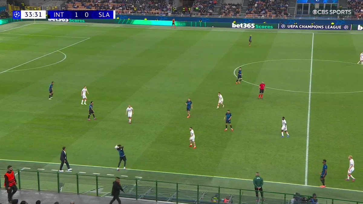Inter strike for two in a flash ⚡️ Marcus Thuram puts it on a plate for Denzel Dumfries 🍽️