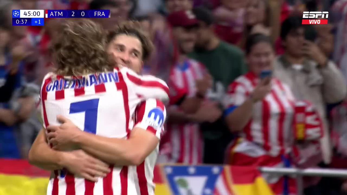 Es campeón del mundo con incidencia directa. Hace goles de todos los colores. No para de correr. Desborda por los dos costados. Asiste. Será balón de oro.