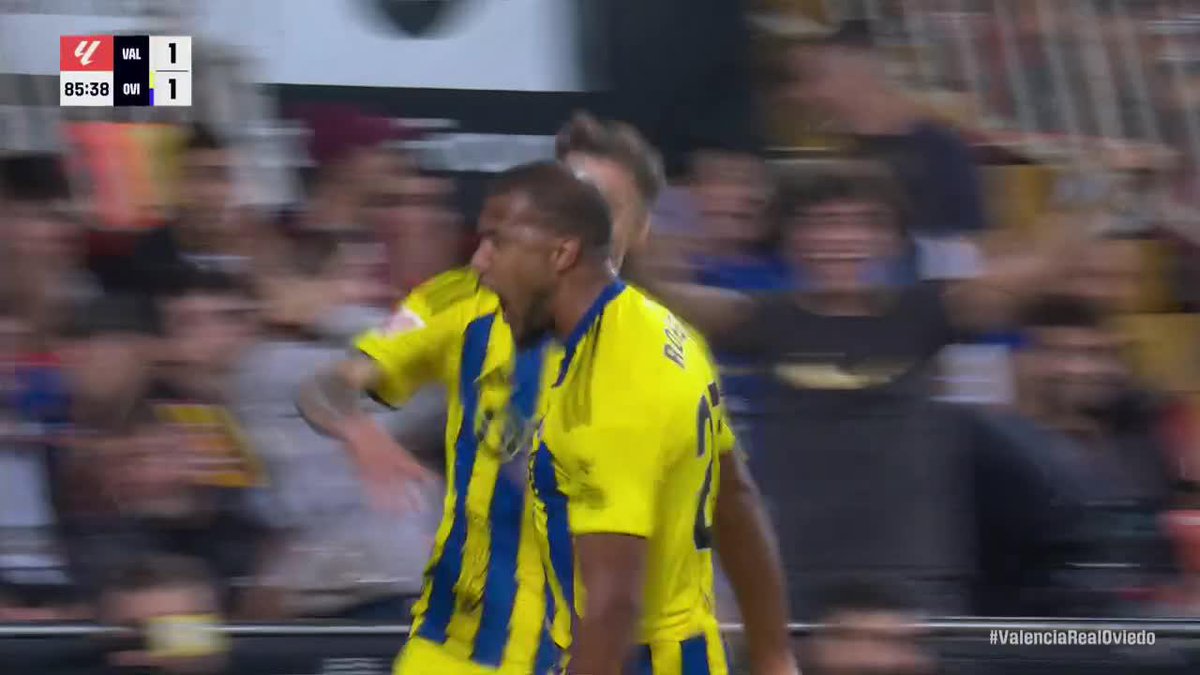 ¡EL REY SALOMÓN, EL SALVADOR DEL REAL OVIEDO! Rondón marcó en el final y le dio la victoria 2-1 a su equipo en la visita al Valencia. 📺 Mirá #LaLiga por #DisneyPlus Plan Premium