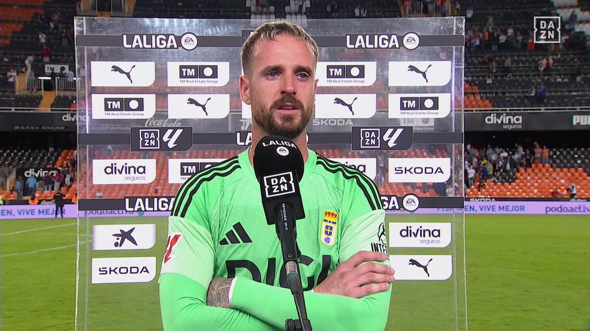 "Creo que nos lo merecíamos. Hemos merecido hoy esa recompensa" Aarón Escandell y el significado de sus lágrimas tras un TRIUNFAZO del Real Oviedo 💙 #LALIGAenDAZN ⚽