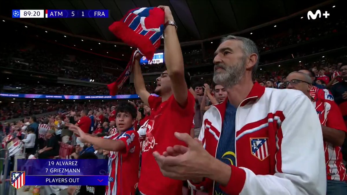 Las ovaciones del Metropolitano a Julián Álvarez y Antoine Griezmann. Merecidísimas 👏👏👏👏👏