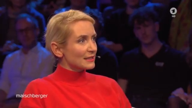 „Die Menschen erwarten Entlastung”, doch diese käme trotz Rekordhaushalt nicht bei ihnen an, sagt @InesSchwerdtner (@DieLinke). Stattdessen gebe es von der Union jede Woche neue „Attacken auf den #Sozialstaat”. #maischberger