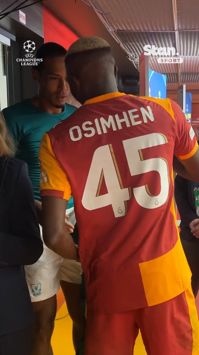 Virgil van Dijk and Victor Osimhen swaps shirt after playing each other! 👕🤝
