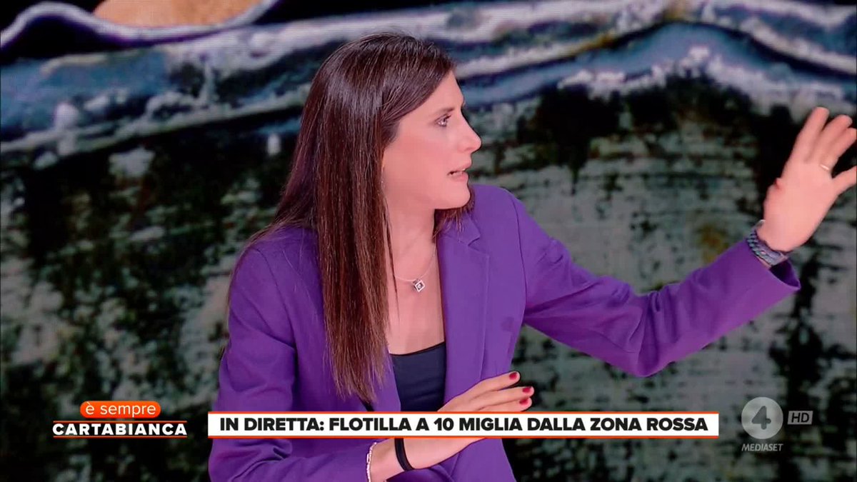 "Possiamo dire che quelle non sono acque israeliane? Io lo penso. Vergognoso che Meloni non se la prende con Israele ma con i ragazzi della flotilla" Chiara Appendino a #ÈsempreCartabianca