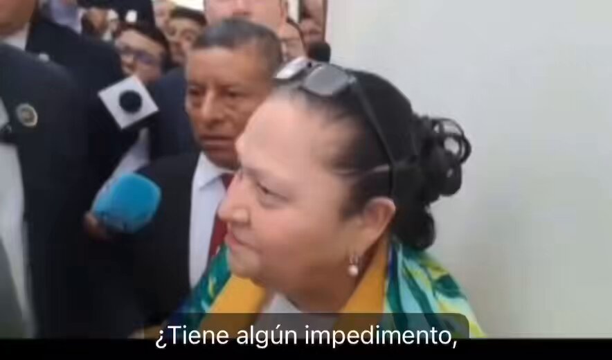 En serio, la prensa en Guatemala tiene que repensarse. Desde tener como referente a Zamora, un delincuente irredento, hasta escuchar esta pregunta estúpida, pasando por la labor de los pelagatos, es evidente que nuestra prensa está en una grave crisis. Da pena ajena.