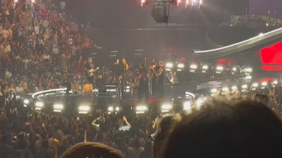 🚨 MEU DEUS! Dua Lipa fez um cover de “Since U Been Gone”, da Kelly Clarkson na #RadicalOptimismTourDallas.