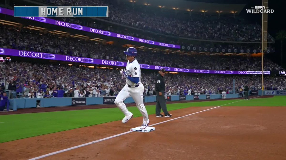 SHOHEI LAUNCHED THIS 454 FEET 🚀 His second homer of the night gives the Dodgers an 8-0 lead 🔥