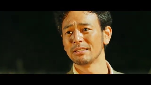 ━━ 映画『宝島』 ━━ 圧倒的な熱量と壮大なスケールで描く 心揺さぶる感動超大作。 1952年アメリカ統治下の沖縄。 時代に抗い、魂を燃やした若者たちの 20年の軌跡の物語―― ▶ 劇場で、たぎれ！◀