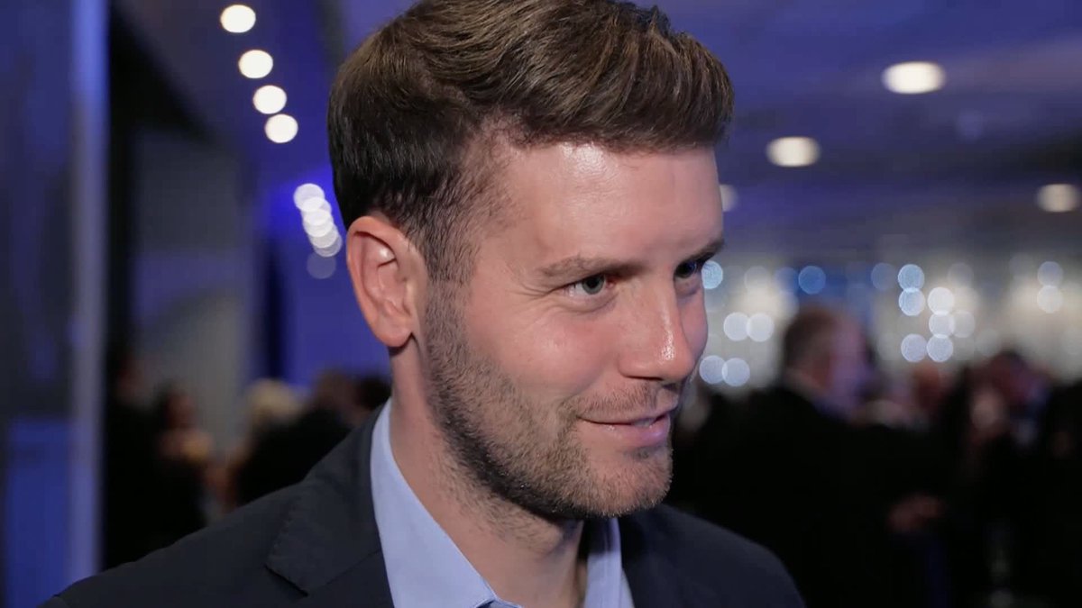 "I'm really privileged to be a coach for Brighton" 😅 Fabian Hürzeler insists he has 'a lot of work to do' at Brighton, and doesn't want to talk about any speculation linking him to a possible Manchester United job 🔵⚪️