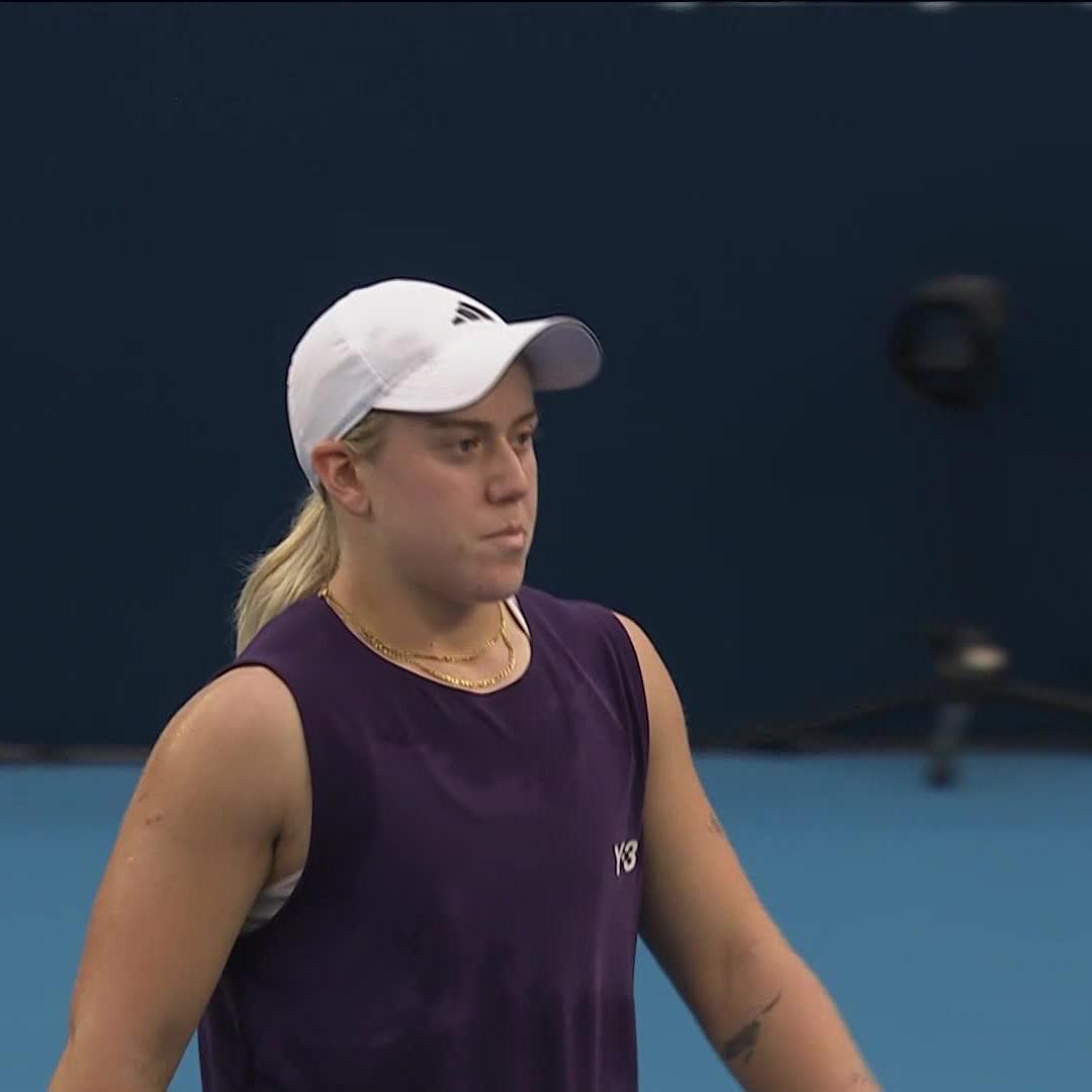 FIRST SET SONAY! 🙌 We are on for an upset here as Sonay Kartal takes the opener 7-5 against Andreeva 👏 #2025ChinaOpen