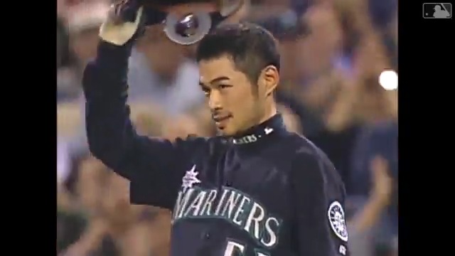 【 #今日は何の日 】2004年10月1日は、 #イチロー 氏が3安打を放ってシーズン259安打に到達し、84年に渡って保持されたメジャー記録(1920年 ジョージ・シスラー氏の257安打)を破った日です🔥 この年の最終記録、262安打はアンタッチャブル・レコードの1つとして今なお輝き続けています🤩