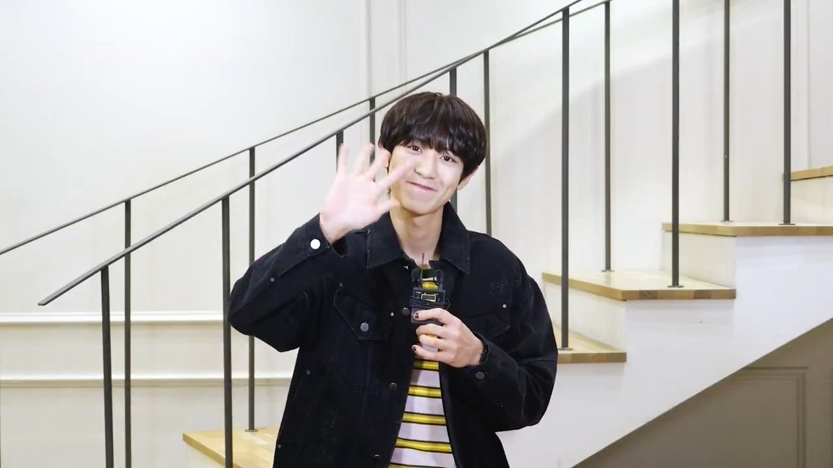 #CHANYEOL Japan 1st Mini Album『日々』絶賛配信中🍒 日常の大切さ、誰でも共感できる物語をテーマにした日本オリジナル作品🎶 リード曲「ずるいよ」を含む全6曲が収録された1枚です😌🎧 AWAに届いた豪華なコメントと一緒にたっぷりお楽しみください🎸 EXO_NEWS_JP ▶︎