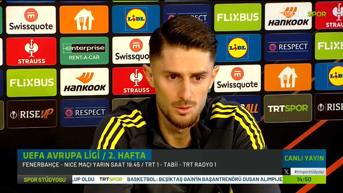 İsmail Yüksek: “Fenerbahçe’de her zaman en iyiler oynar ve ihtiyaç olduğunda her zaman yerine transfer yapılır. Yeteri kadar iyi olsaydım yerime transfer yapılmazdı, biliyorum. Kendimi daha çok geliştirmem lazım. Ama burada önemli olan Fenerbahçe.”