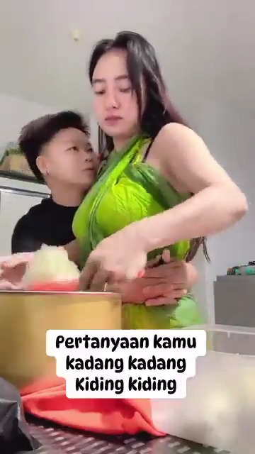 Is she her mother or her girlfriend? I'm so confused