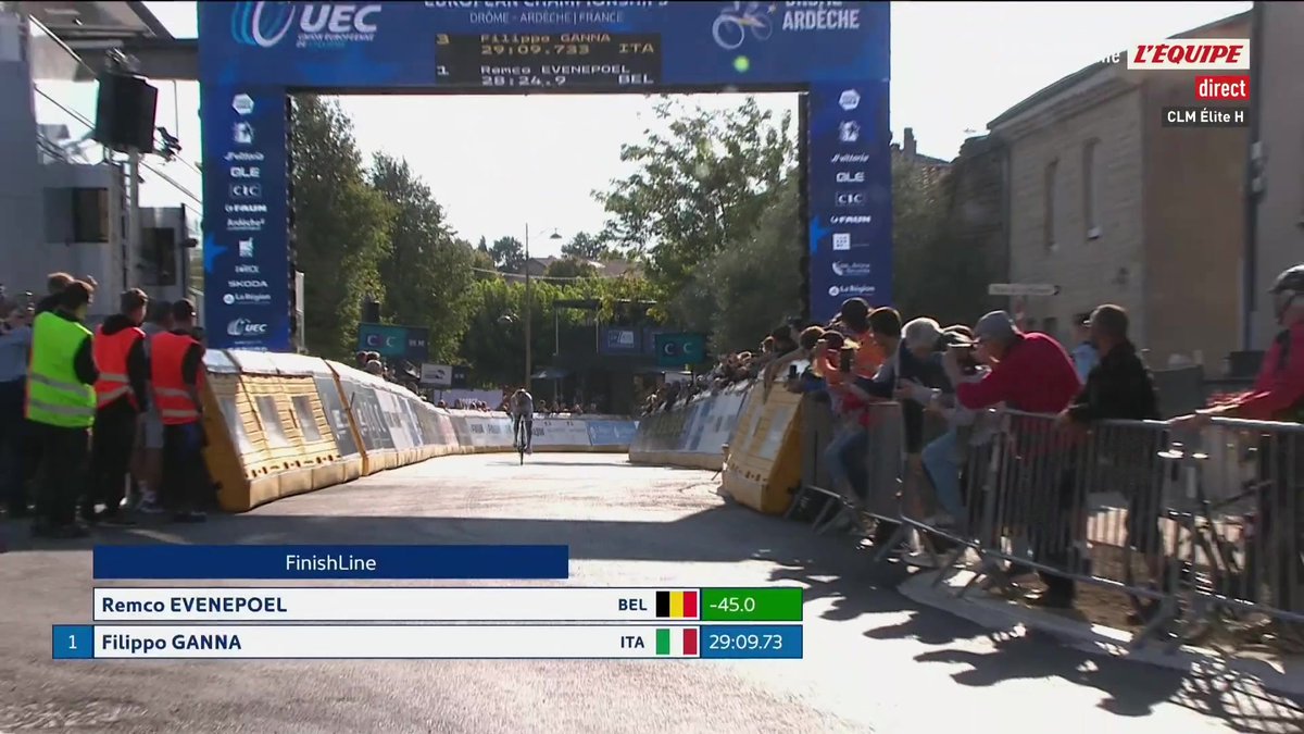 REMCO EVENEPOEL CHAMPION D'EUROPE ! Dix jours après son troisième titre de champion du monde de contre-la-montre, le Belge fait le doublé avec le championnat d'Europe, devant Filippo Ganna ! Suivez les Championnats d'Europe sur la chaine L'Équipe #lequipeVELO #EuroRoad25