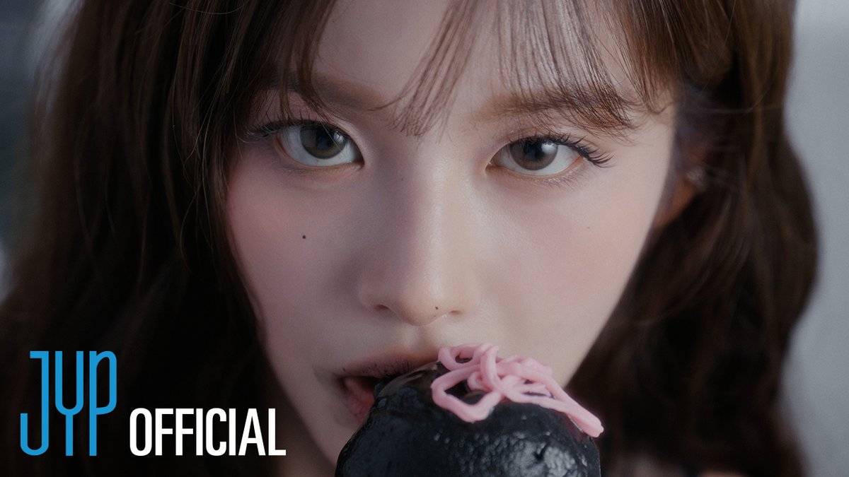NMIXX(엔믹스) Blue Valentine Core: “SPINNIN’ ON IT” Teaser NMIXX 1st Full Album “Blue Valentine” ➫ 2025.10.13 6PM (KST) 🫐 Pre-Save &amp; Pre-Add &amp; Pre-Order #NMIXX #엔믹스 #BlueValentine #NMIXX_BlueValentine #SPINNIN_ON_IT