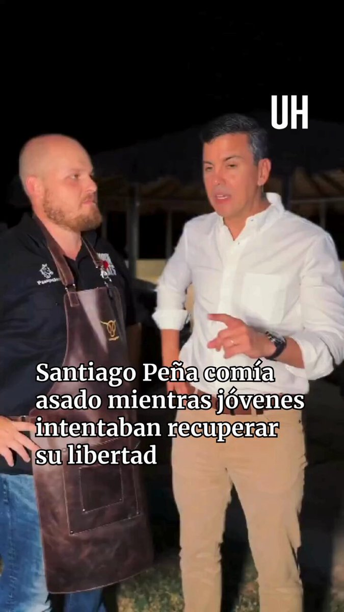 Un video difundido en redes sociales por el cocinero Maik Flaming revela que el presidente Santiago Peña no estaba en absoluto preocupado por lo que sucedía en Asunción tras la manifestación de jóvenes quienes fueron reprimidos y unos 30 se encontraban detenidos de forma irregular. 🔴 Más detalles: