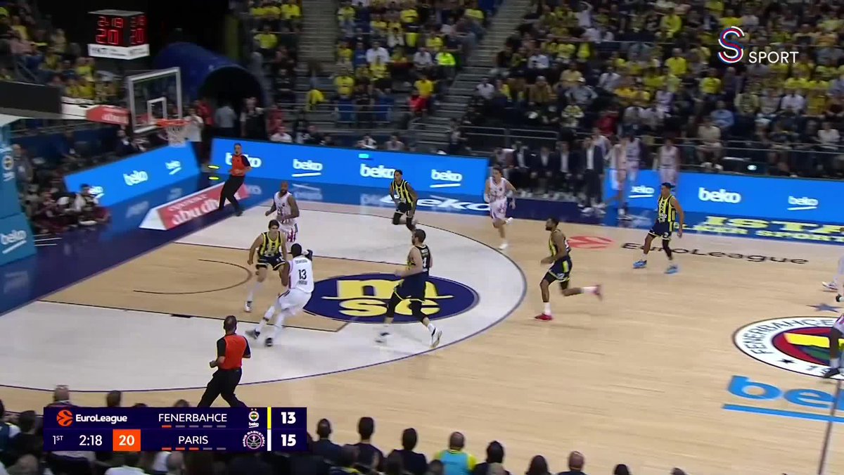 Fenerbahçe Beko'nun oyun kurucusu Wade Baldwin, yeni transferlere servislerine devam ediyor 🤝 Bu sefer asist Brandon Boston Jr'a 🔥
