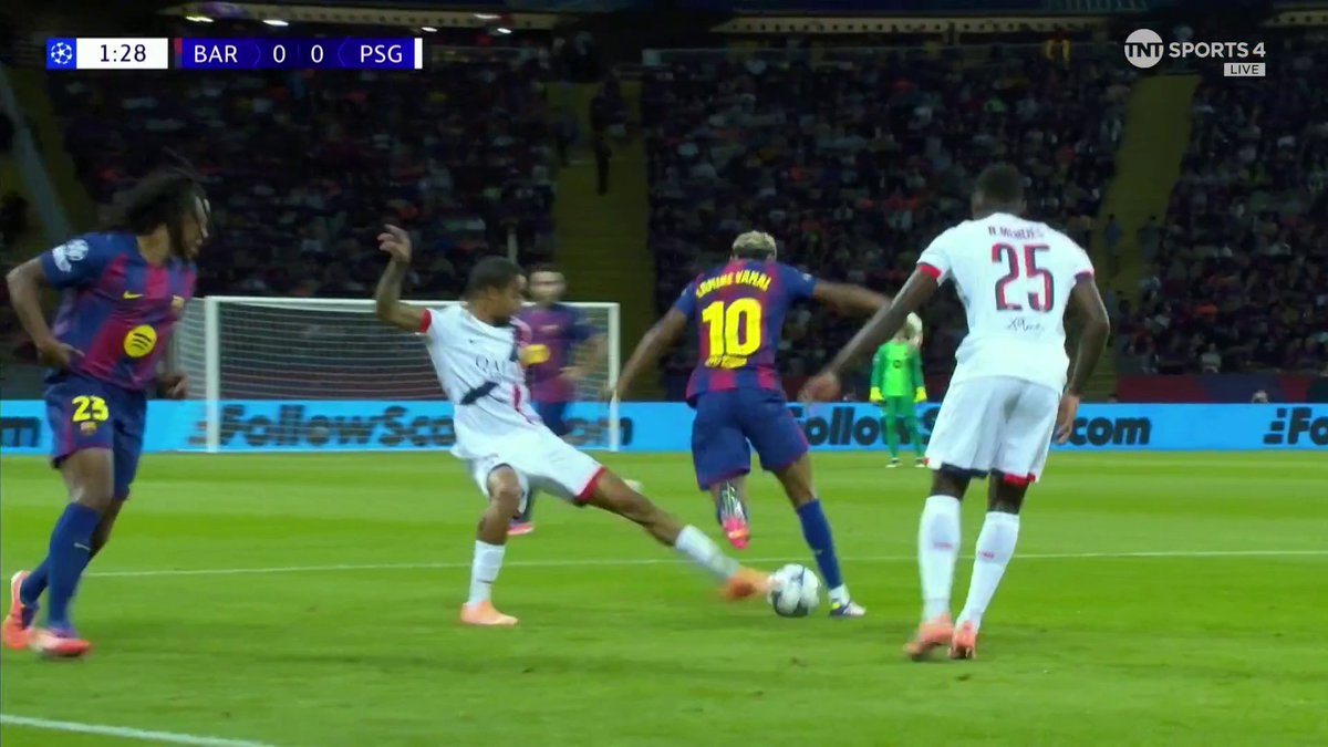 Lamine Yamal is just too good with the ball at his feet 🤩 📺 TNT Sports & discovery+ UK
