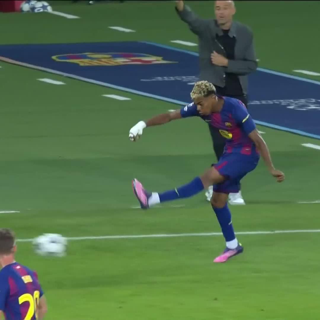 Vision 🤌 Lamine Yamal with one of the best passes of this season 🤩 📺 Stream #UCL on DStv: